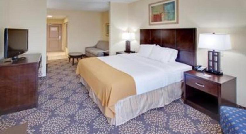 Holiday Inn Express Hotel & Suites Grand Island By Ihg Exterior photo