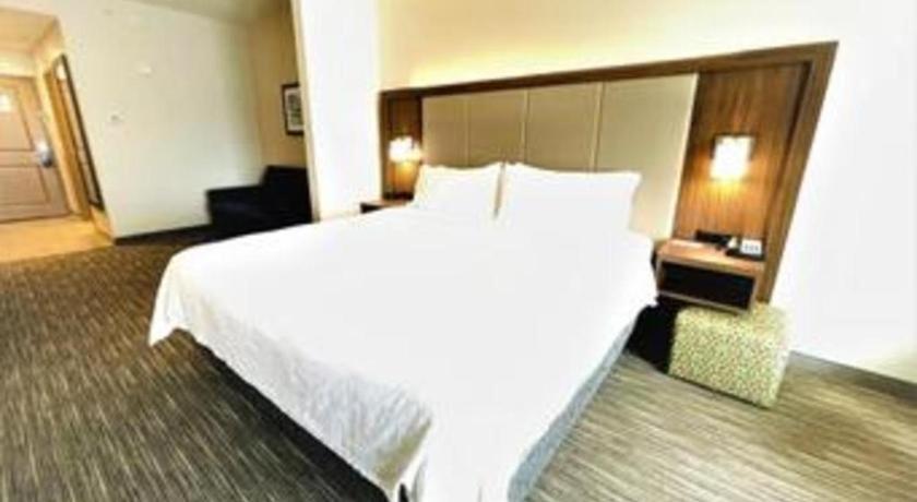 Holiday Inn Express Hotel & Suites Grand Island By Ihg Exterior photo