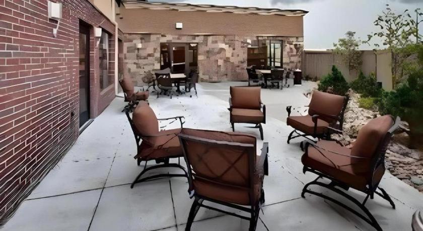 Holiday Inn Express Hotel & Suites Grand Island By Ihg Exterior photo
