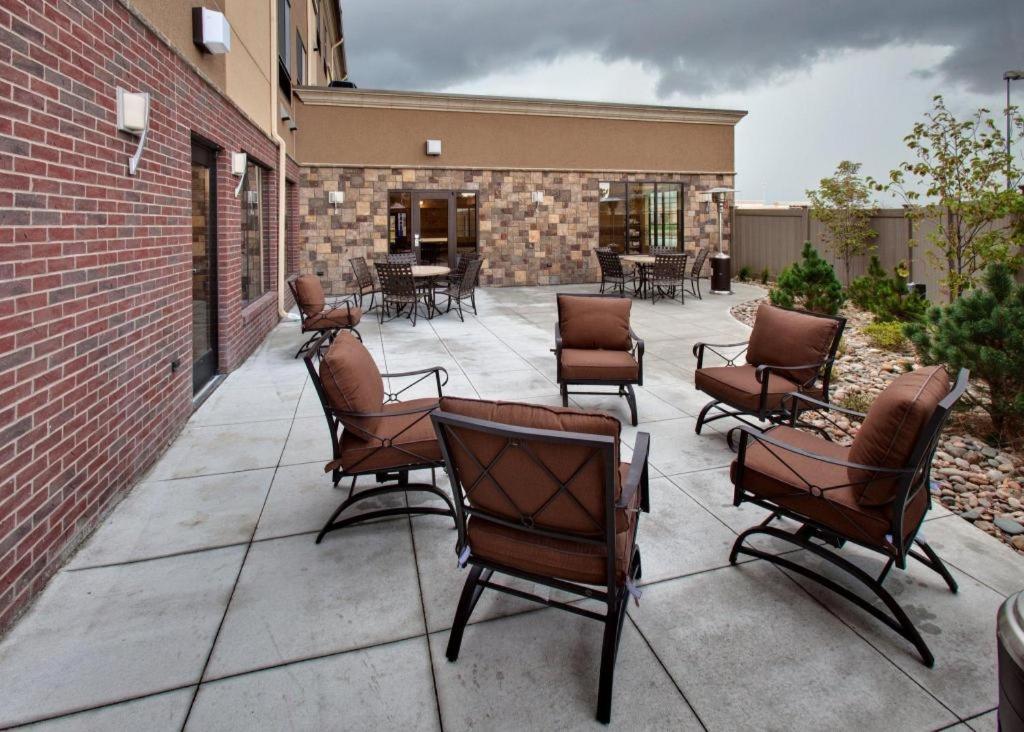 Holiday Inn Express Hotel & Suites Grand Island By Ihg Exterior photo